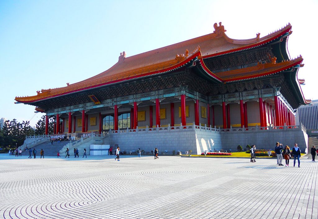  things to do in taipei Chiang Kai-shek Memorial Hall