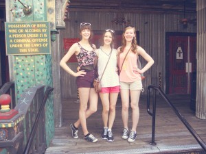 Disney World sisters House of Blues